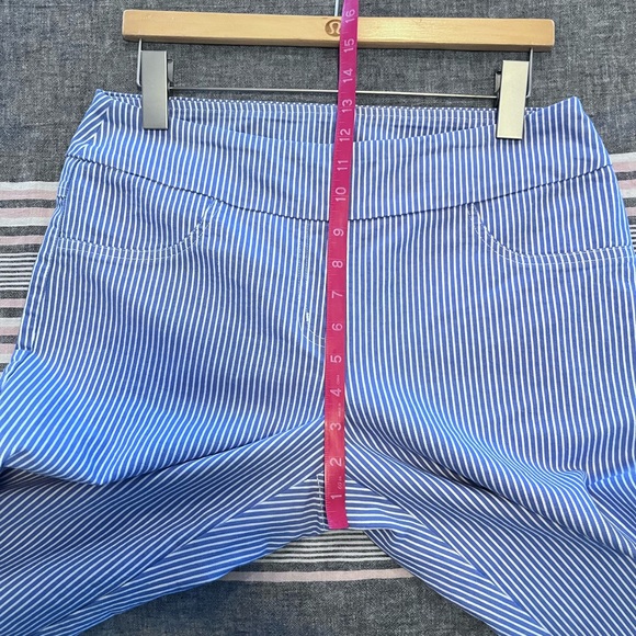 RUBY RD | 8 | Crop with Frayed Hem - Picture 6 of 12